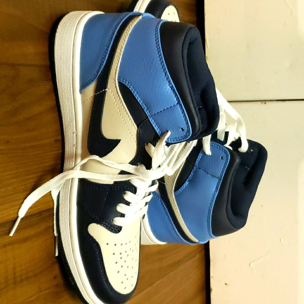Nike Jordan retro 1 mid